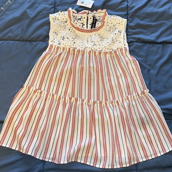 NWT Design Lab Tank Top - Picture 3 of 6